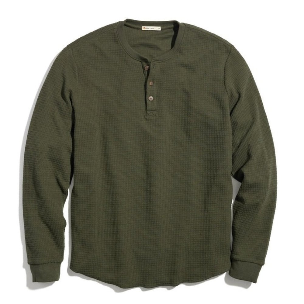 Marine Layer Long Sleeve Box Waffle Henley in Forest Night